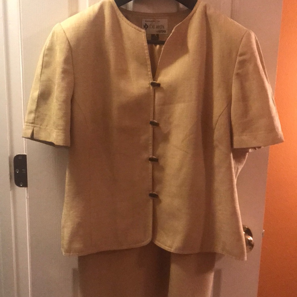 Dillard’s By Kasper Polyester 2 Piece Gold Suit